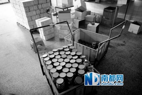 食品公司遭举报回炉快过期产品 重新包装再上市